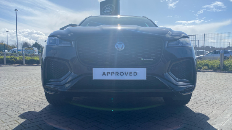 Jaguar F-Pace 2.0 D200 R-Dynamic Black 5dr Auto AWD Diesel Estate